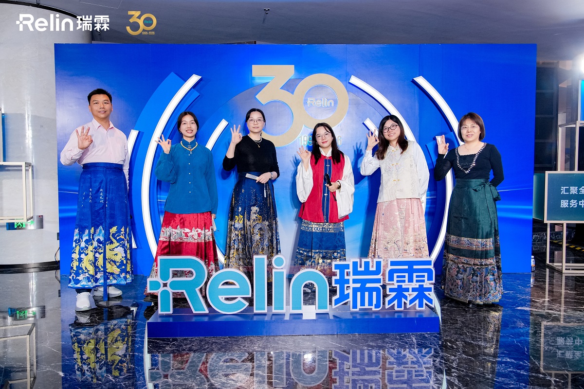 2025年终总结大会团体照003